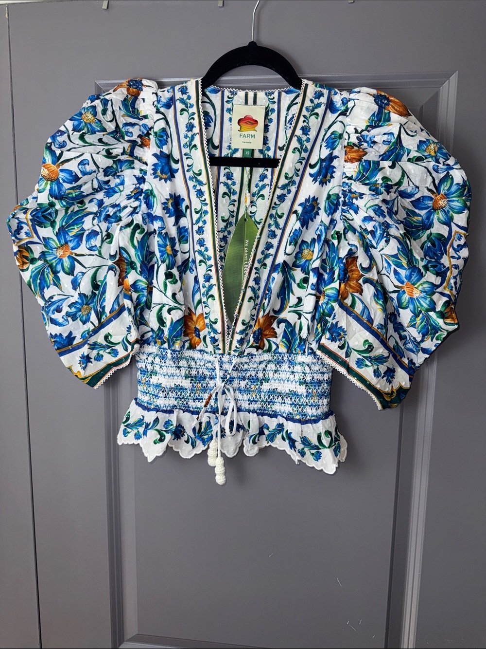 FARMRIO Off-White Flora Tile Smocked Blouse | Size XS | NWT - Picture 5 of 12